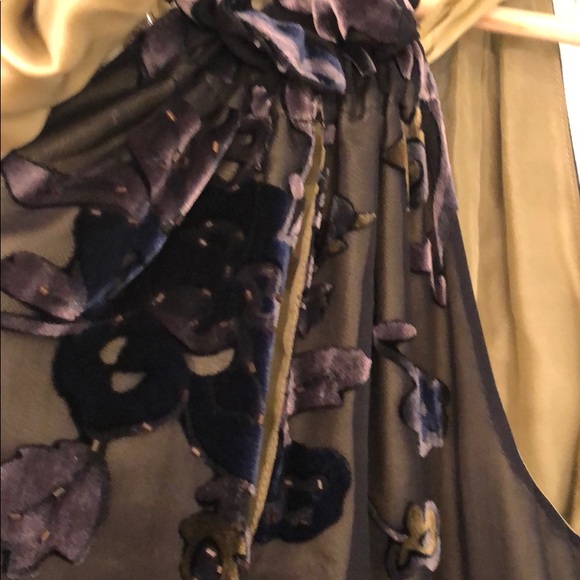 Beautiful bow tie formal dress - Picture 3 of 6